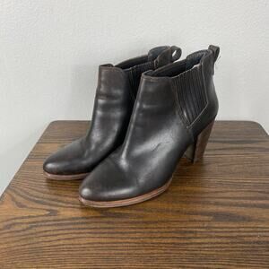 UGG Australia Poppy Boots Size 10